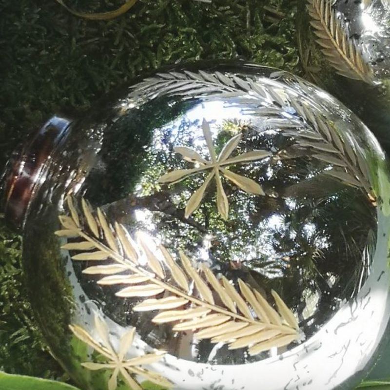 VINTAGE GLASS BAUBLE ETCHED SILVER/GOLD 7.48 LGE 15cm /4