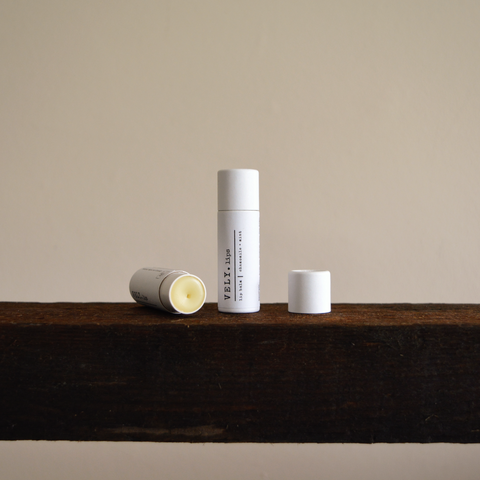 files/Vely_Natural_Vegan_Lip_Balm_With_Chamomile_Extract_and_Mint.png