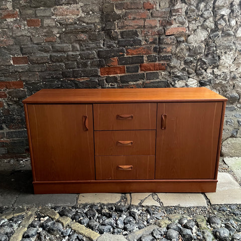 files/Vintage_G_Plan_Teak_Sideboard.heic