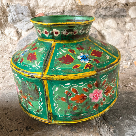 files/Vintage_Hand_Painted_Decorative_Metal_Pot_-_Green.heic
