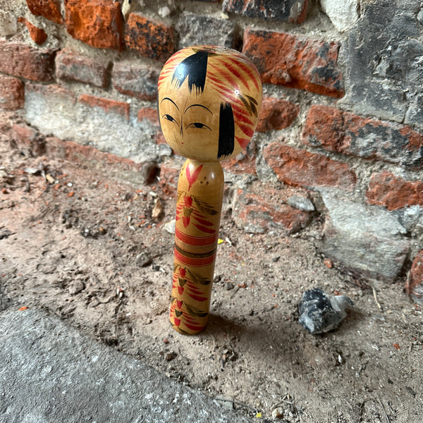 Vintage Japanese Kokeshi Doll Red Pattern Side VIEW