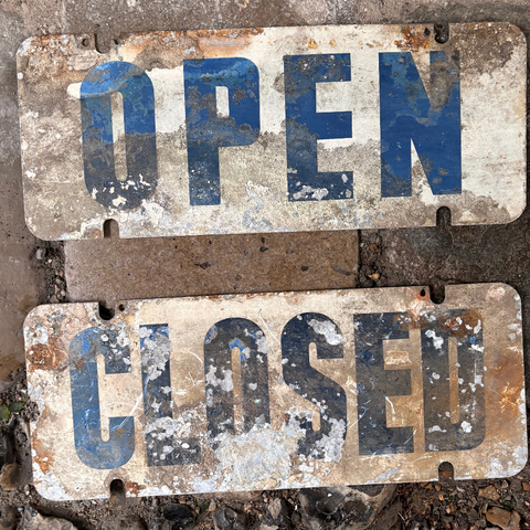 files/Vintage_Open_Closed_Rustic_Sign.png