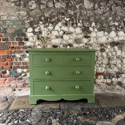 files/Vintage_Painted_Chest_Of_Drawers.jpg