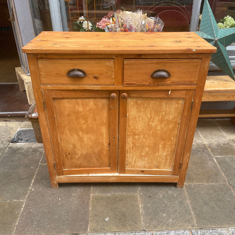 files/Vintage_Pine_Cupboard.jpg