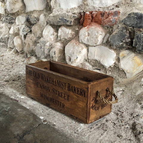 files/Vintage_Style_The_Old_Wykehamist_Bakery_Wooden_Box_-_Rope_Handle_Small_Side.heic