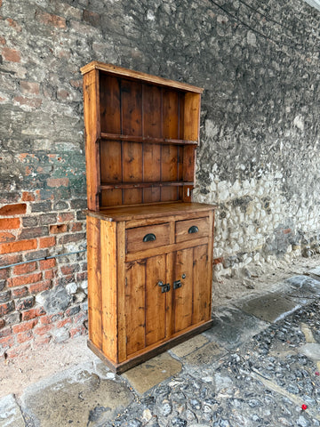 files/antique_pine_dresser_left.jpg