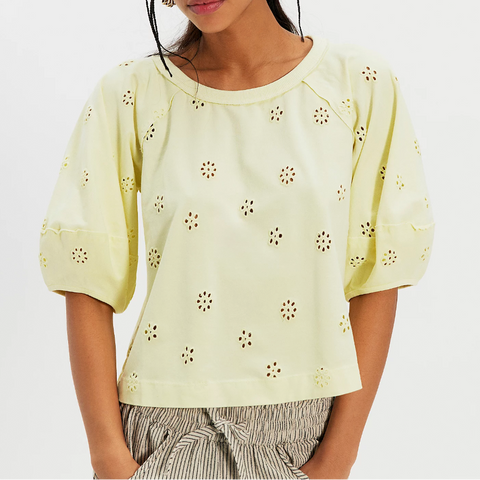 files/essie_Eyelet_Tee_Front.png