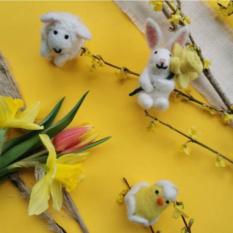 files/handmade_felt_delilah_bunny_chicklet_barbara_sheep_hanging_decorations_2.webp