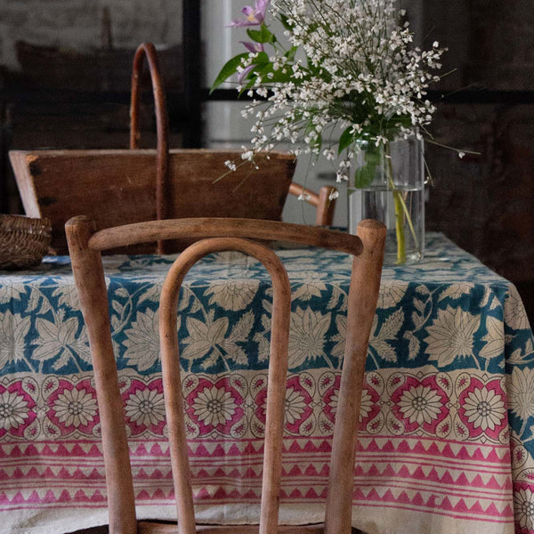 Lullaby Single Table Throw in Tote