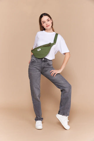 files/sac-banane-sasha-olive-l_1296x_258d39c7-aeba-4d9a-b828-ed41c7965b05.webp