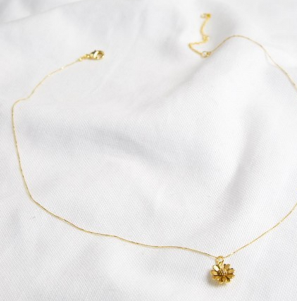 Worn Gold Daisy Necklace